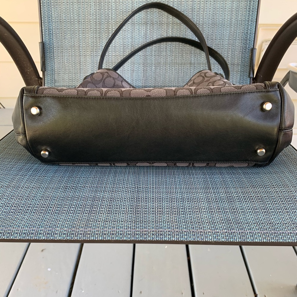 Coach Shoulder Bag - Picture 6 of 6
